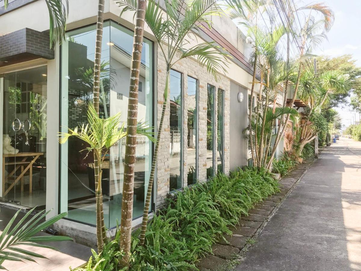 Cafe'@Luv22 Hotel Phuket Exterior photo