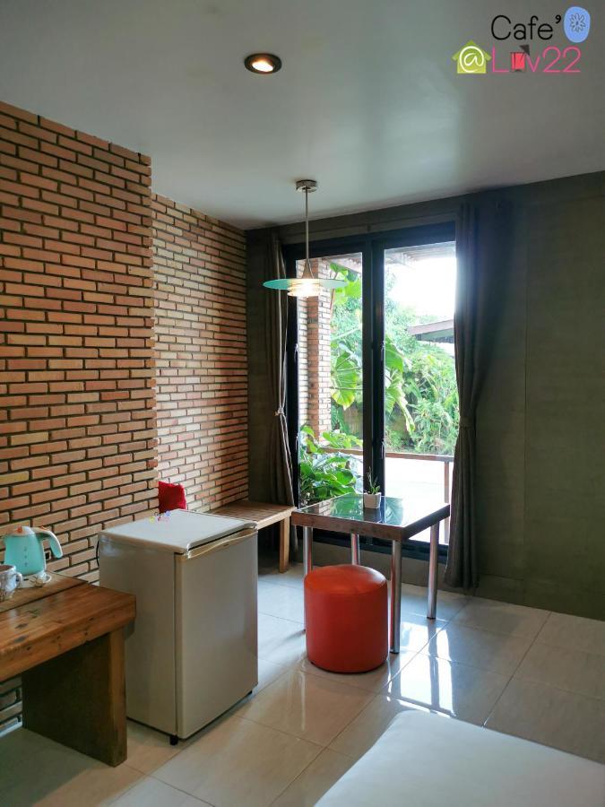 Cafe'@Luv22 Hotel Phuket Exterior photo