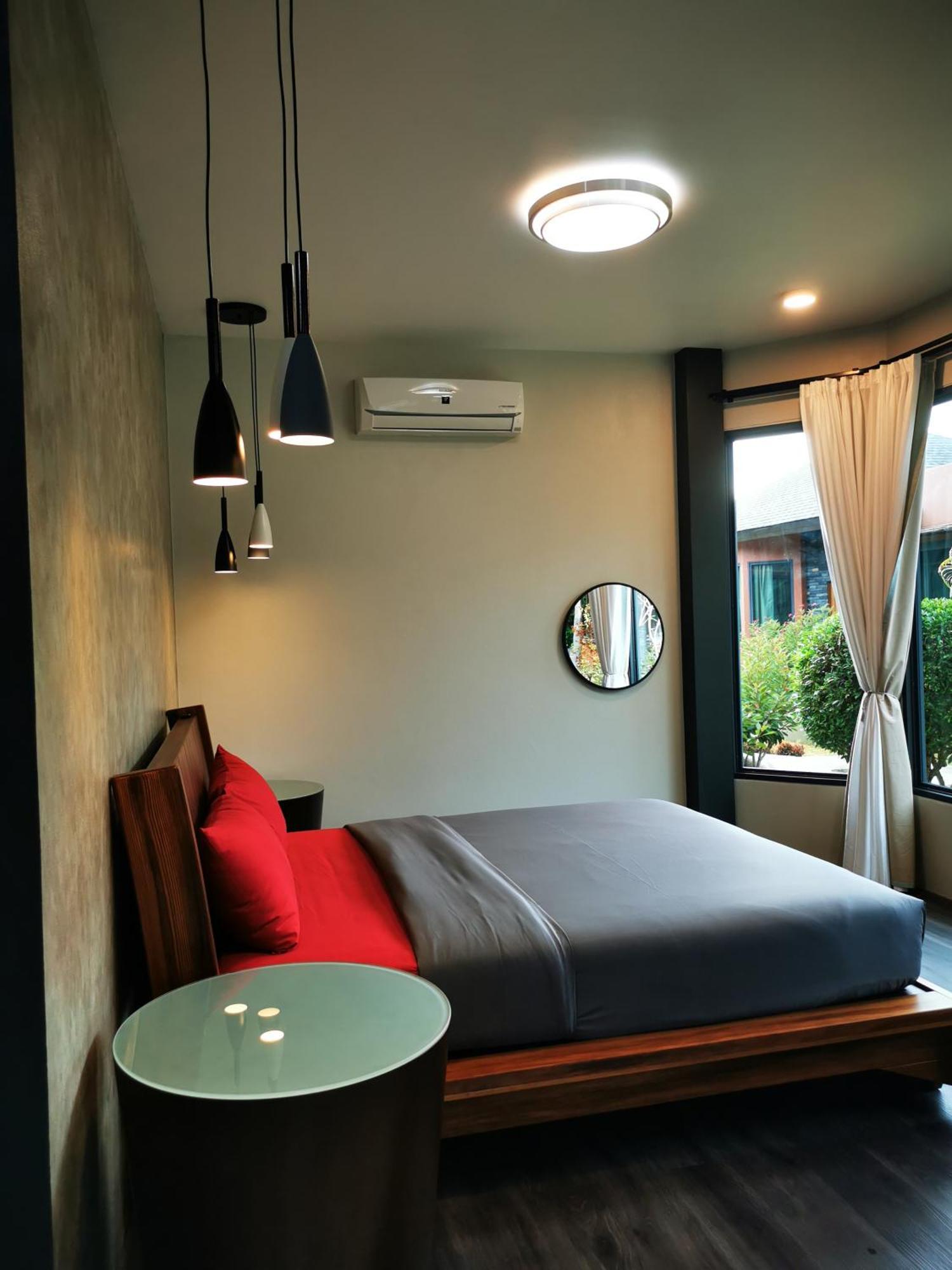 Cafe'@Luv22 Hotel Phuket Exterior photo